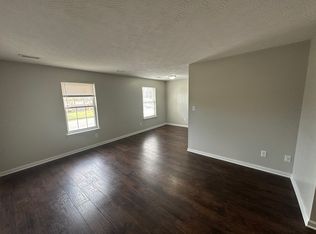 491 Raymond Rd APT 3, Shepherdsville, KY 40165