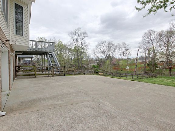 5th image of 1679 Barrywood Cir E