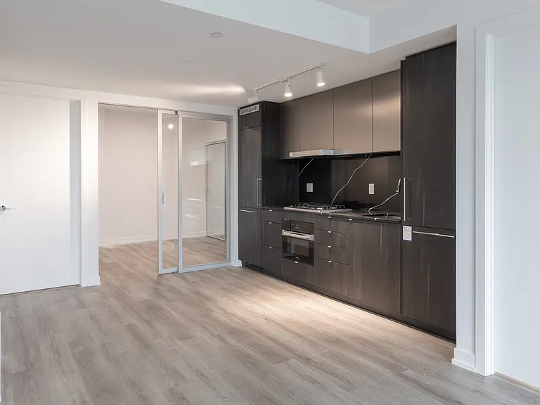 771 Yonge St — Photo 7