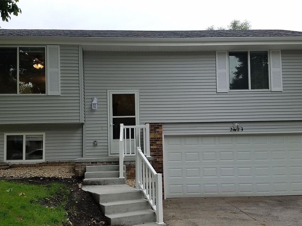 1st image of 2423 N 141st Ave