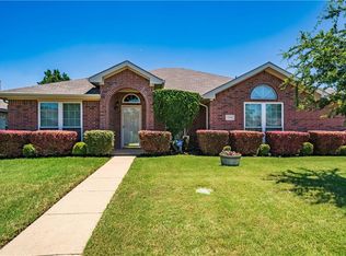 1204 Old Oak Dr, Cedar Hill, TX 75104