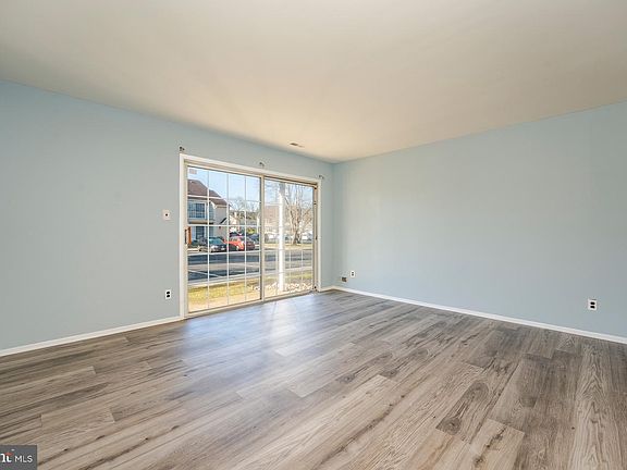 3rd image of 312 Willow Turn Turn #A