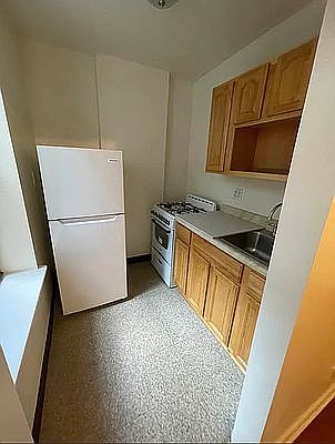 4th image of 39-23 57th St #B3