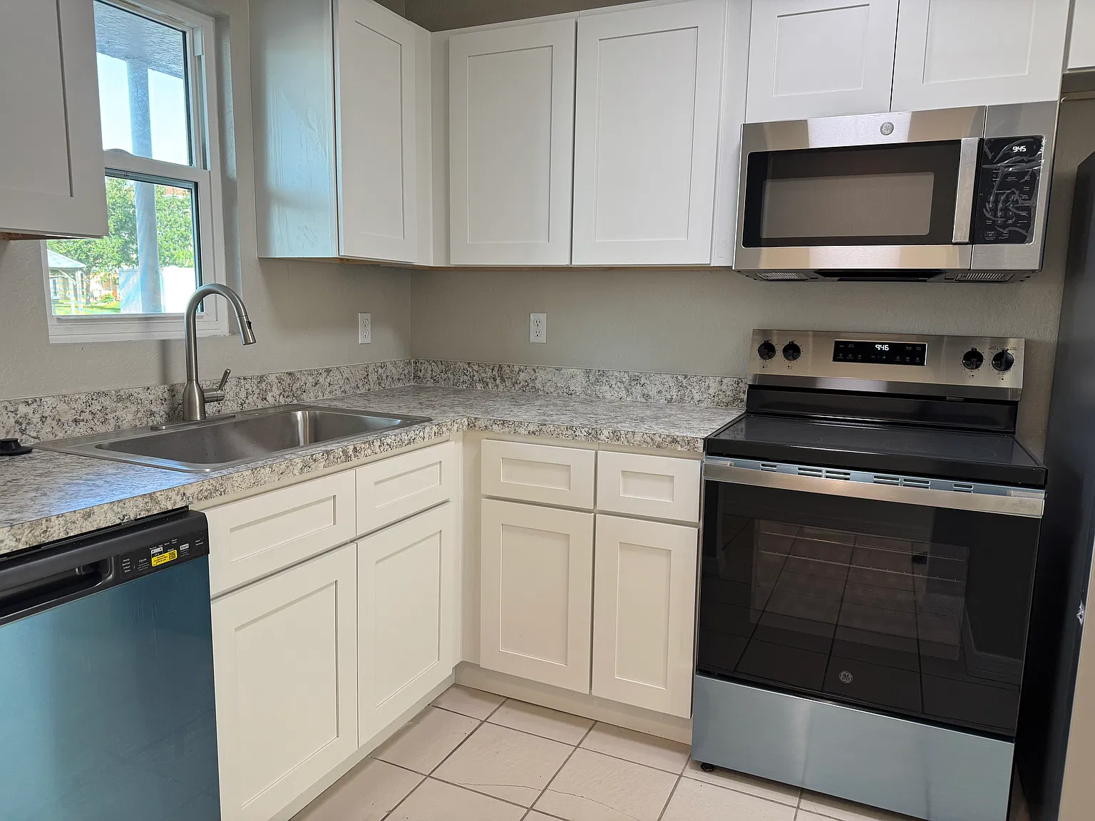 6340 Providence Cir — Photo 2