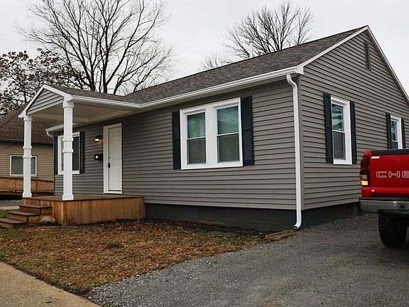 3rd image of 103 S Oak St