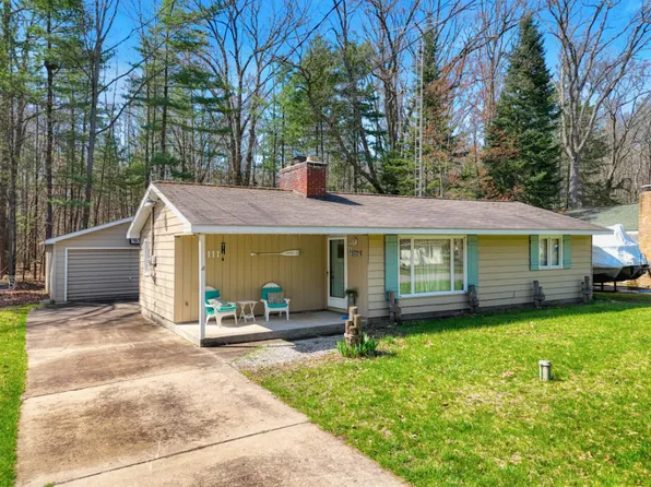 111 Ethel Dr, Roscommon, MI 48653