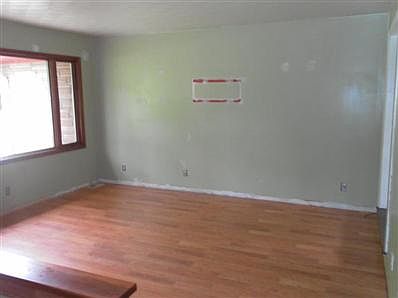 5th image of 216 E Hill Valley Dr