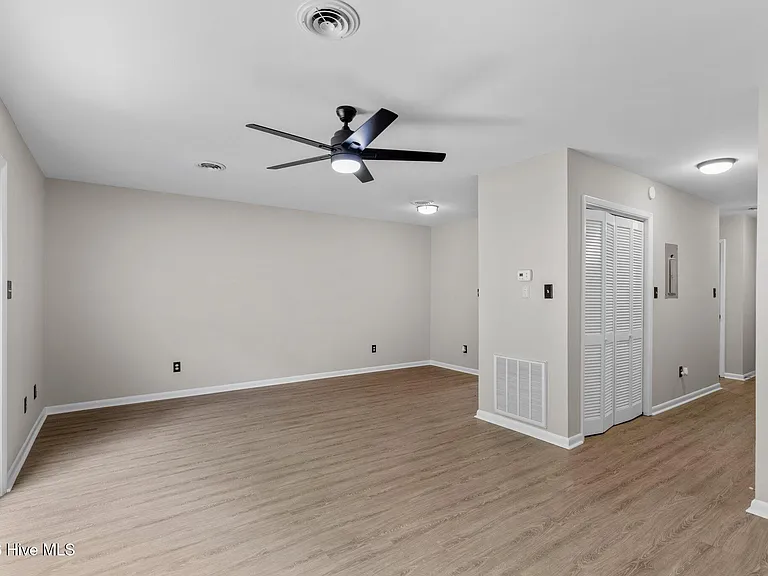 L48 Port West Ct #4D — Photo 16