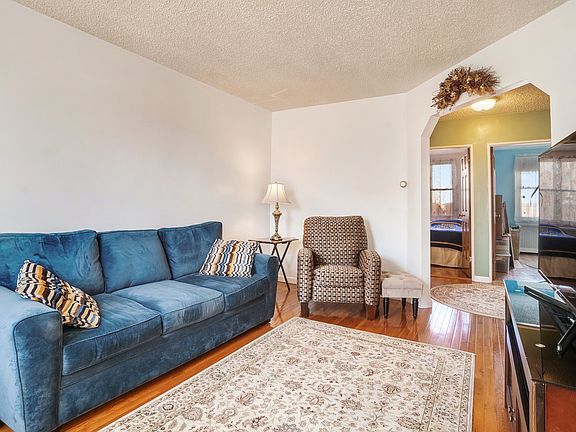 5th image of 2266 46th St