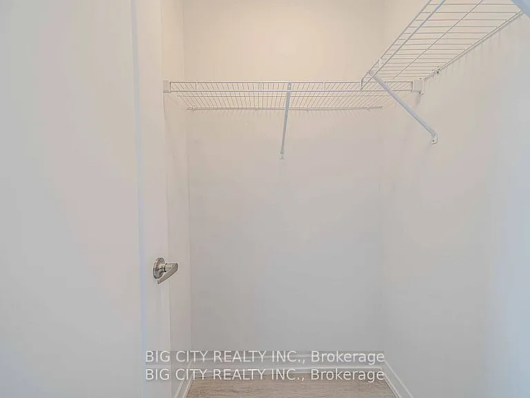46 Akil Thomas Gdns S — Photo 12