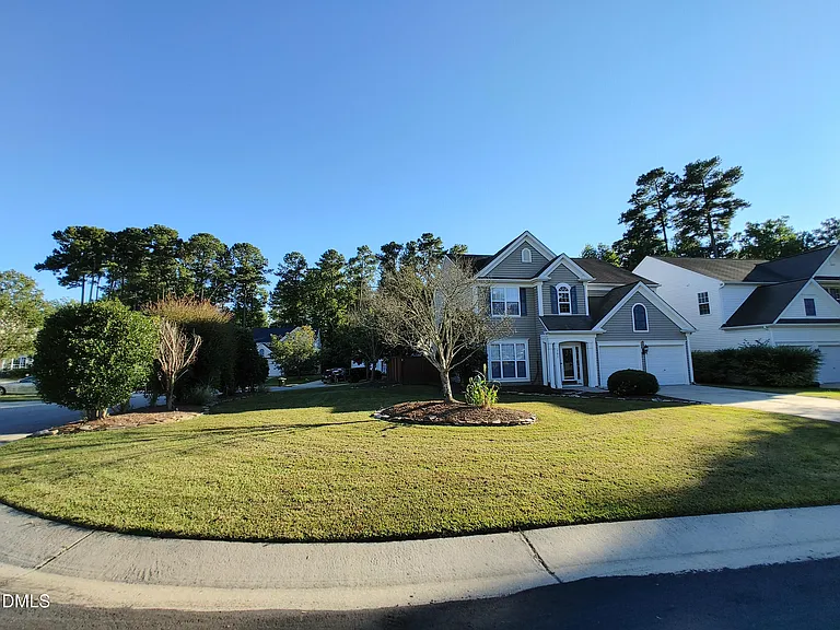 301 Millicent Way — Photo 2