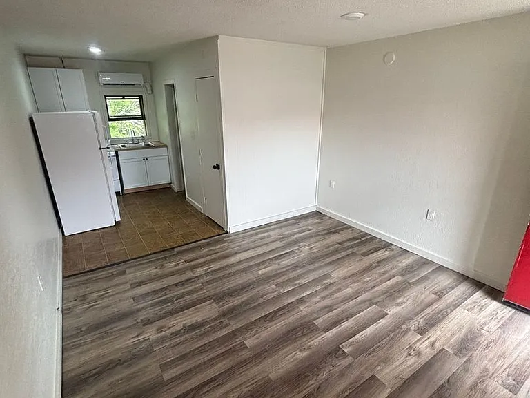 1815 Harding Blvd — Photo 2