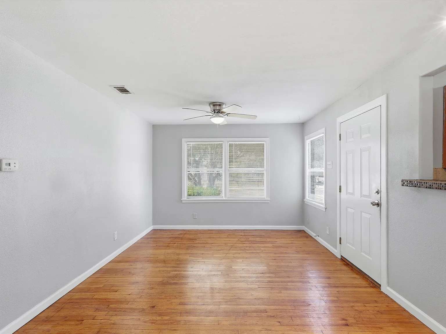 2 bed, 1026 sqft, $1,750 — Photo 3