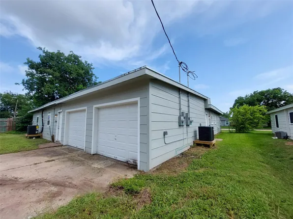 1728 W 8th St, Freeport, TX 77541