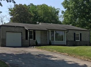 2776 Clager Rd, Saint Louis, MO 63125