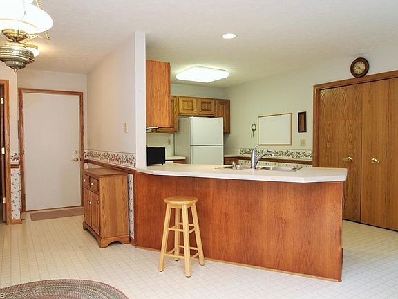 4th image of 1115 Sterling Oaks Dr