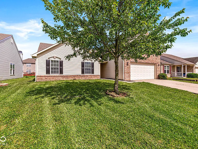 2747 Foxbriar Pl — Photo 3