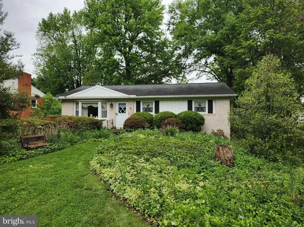 1519 Vista Rd, Lancaster, PA 17601