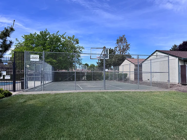 1565 Buttercup Ct — Photo 30