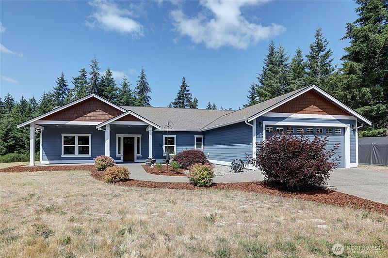 3rd image of 15324 Glenshire Place SW