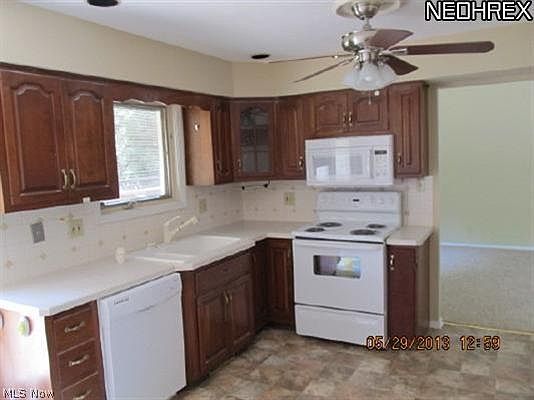 3rd image of 27853 Edgepark Dr