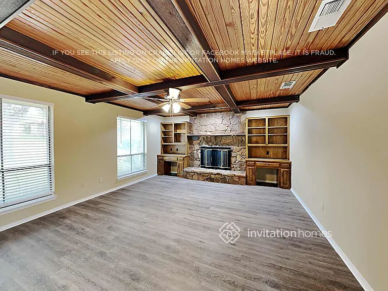 427 Newcastle Dr — Photo 3