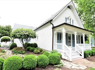 304 N Pearl St, Granville, OH 43023