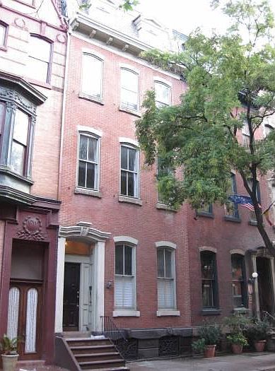 1909 Spruce Street