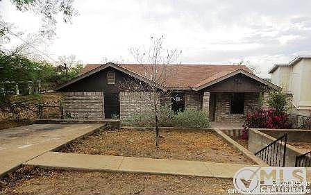1st image of 1647 Hillcrest Blvd