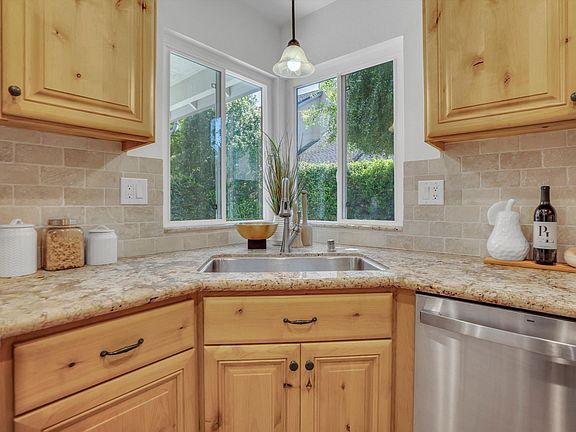 5th image of 2154 Alexander Way