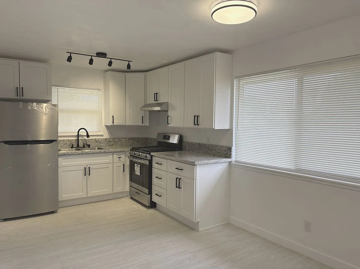 2 bed, 963 sqft, $1,950 — Photo 3