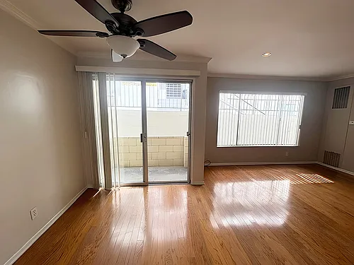 $2495/1323 S Carmelina Ave. #104--1br Condo, Spacious Renovated, Private Patio! West Los Angeles ... — Photo 4