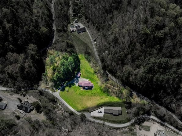 1290 Mott Branch Rd, Vansant, VA 24656