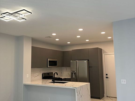 5th image of 8711 Villa Jeremiah Ln