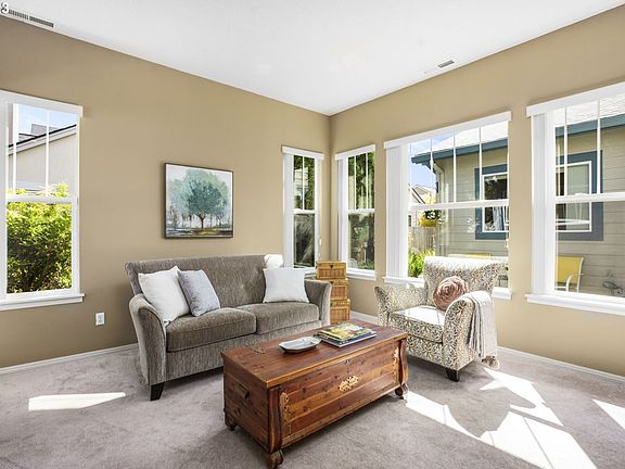 4th image of 6464 NE Rosebay Dr