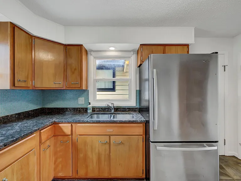 712 Main St NE — Photo 16