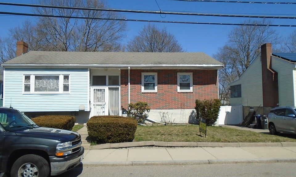 2nd image of 41 Messinger St