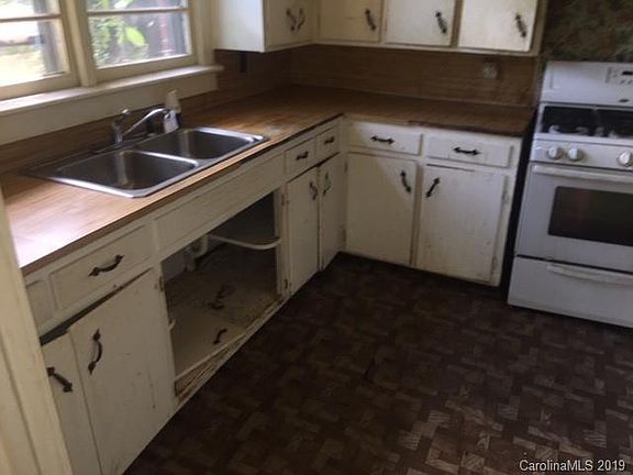 4th image of 1415 Huggins St