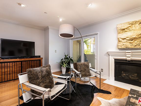 5th image of 1838 Westholme Ave Unit 203