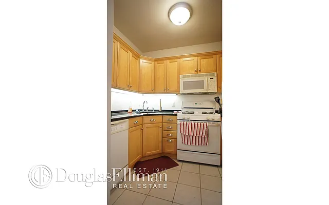 Rented by Douglas Elliman | media 10