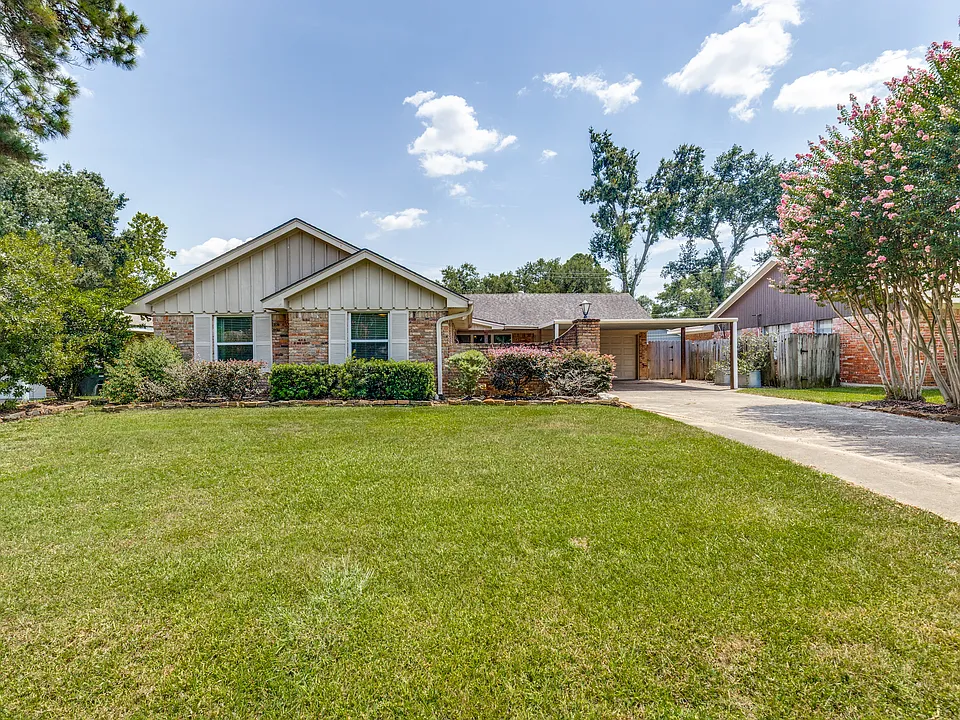 10031 Timberoak Dr