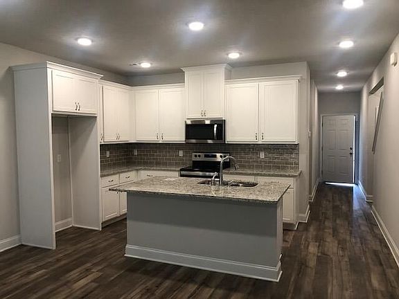 5th image of 1012 Candleberry Dr