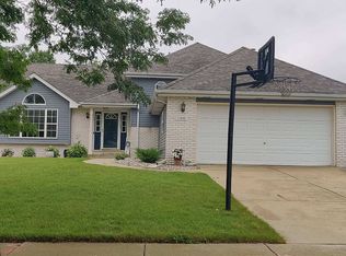 160 Chateau Dr, Dyer, IN