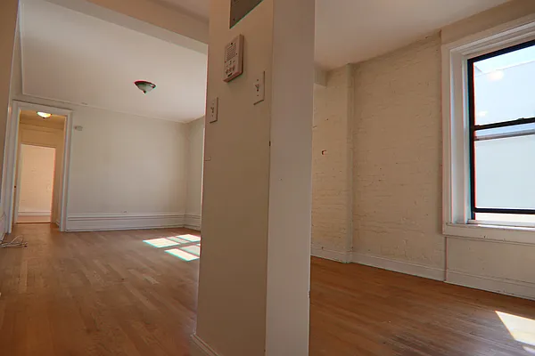 Rented by PMG Real Estate  | media 11