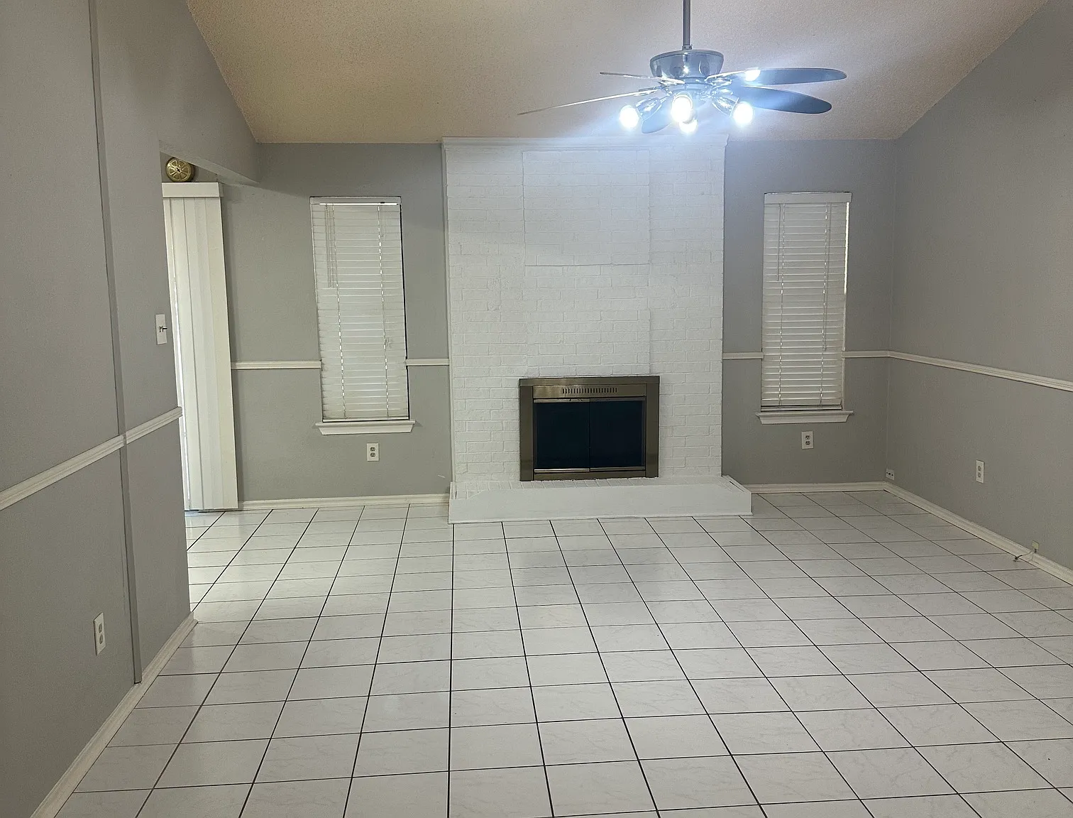 3 bed, 1338 sqft, $1,800 — Photo 2