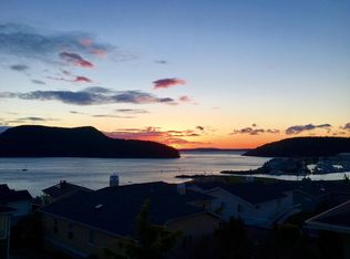 4913 Dundee Dr, Anacortes, WA 98221