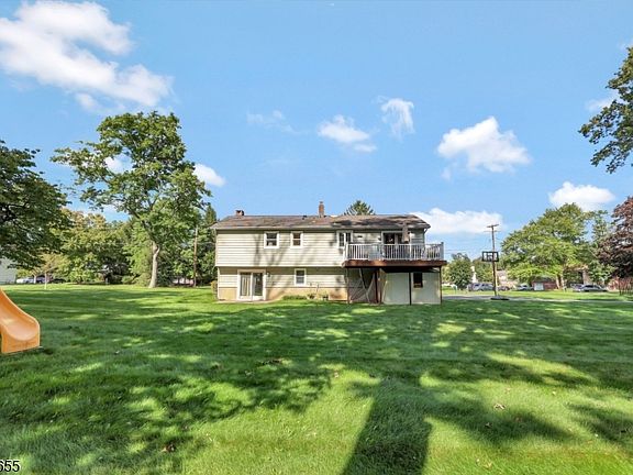 3rd image of 18 Starlight Rd