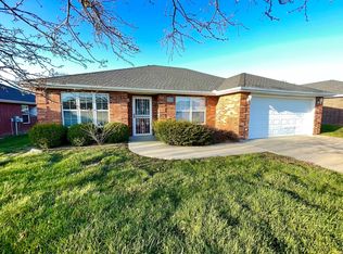 1723 Sunset Dr, Warrensburg, MO 64093