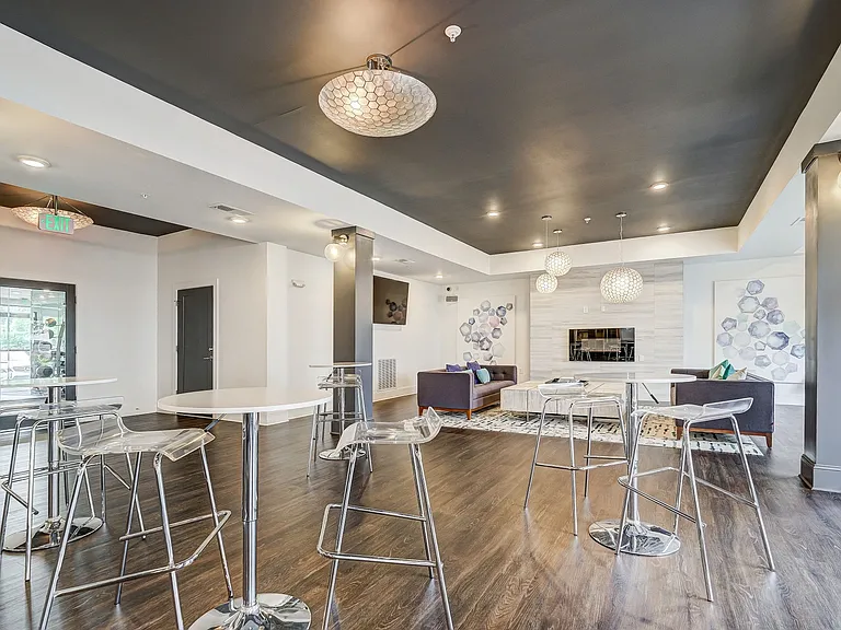 Creekside at Greenlawn Apartment Homes — Photo 17