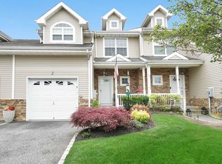 2 Terrace Ln #1, Patchogue, NY 11772